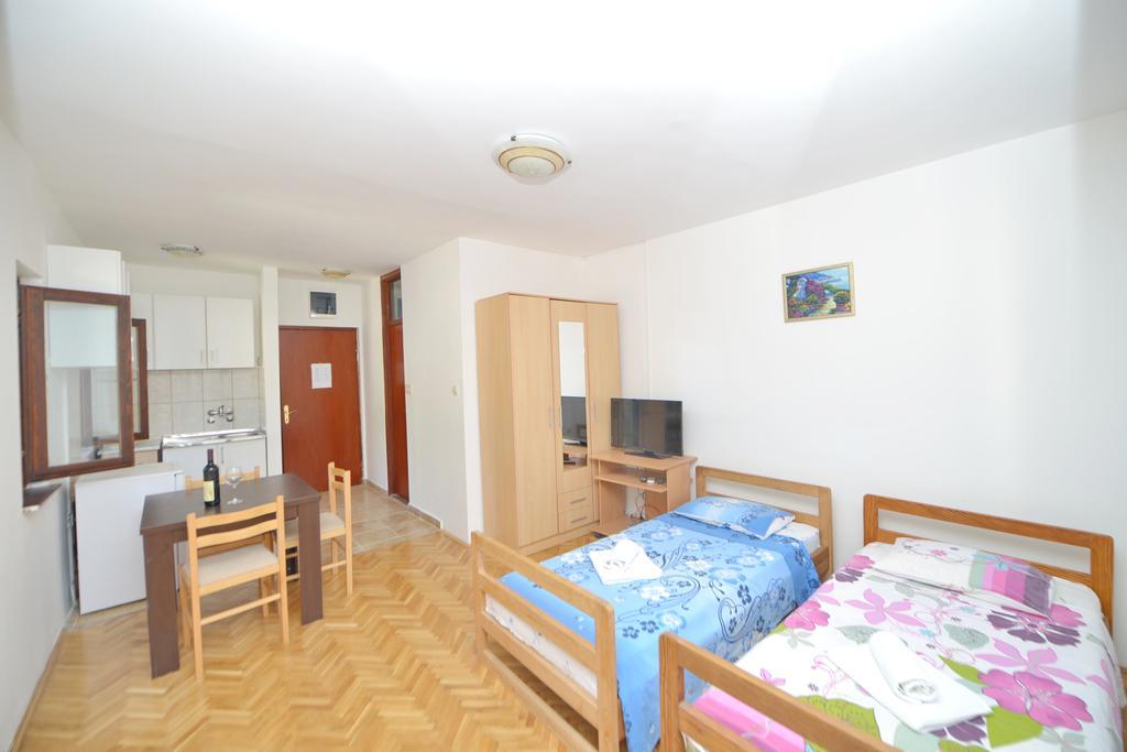 Apartments Villa Illyrik Рісан Екстер'єр фото